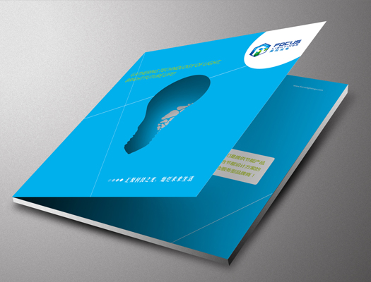 目前樣本畫冊已經(jīng)是企業(yè)必備的合作工具，完美的樣本可以讓客戶在短時間內(nèi)了解產(chǎn)品，盡快促成客戶合作。一本好的樣本能夠讓客戶找到他所需要的產(chǎn)品，好的樣本都具備產(chǎn)品多樣、設(shè)計到位、文字介紹清晰，加上也會融入企業(yè)文化在里面，能夠讓客戶有興趣了解整個樣本里面的內(nèi)容。那么樣本印刷在印刷的過程需要注意哪些細節(jié)?